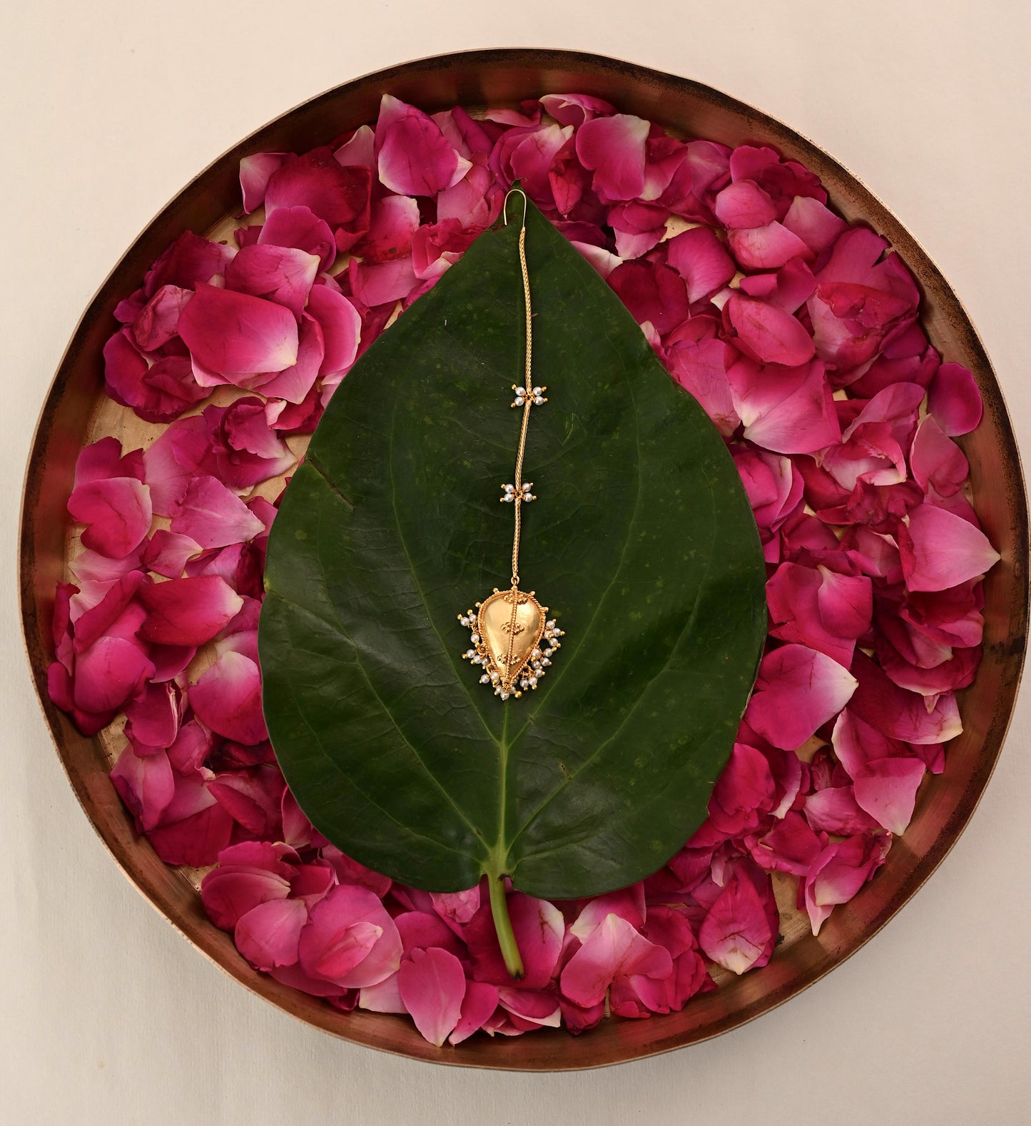 Kumud Maang Tika