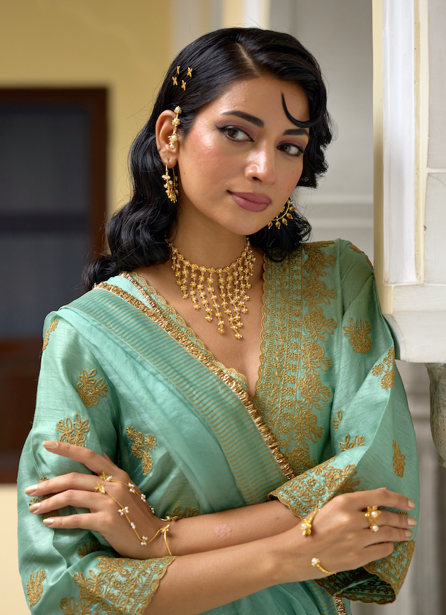 Gul Neckpiece