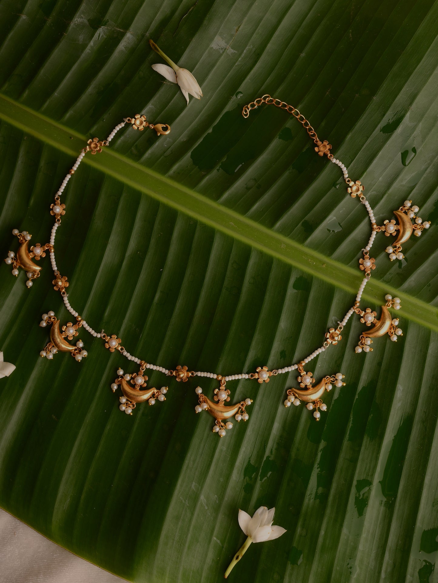 Chaand Neckpiece