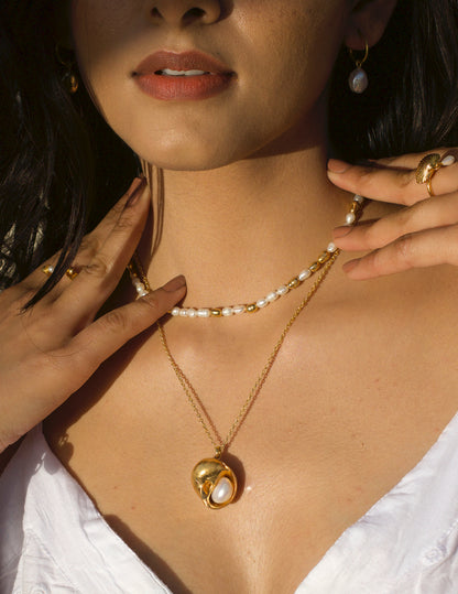 Moonshell Neckpiece