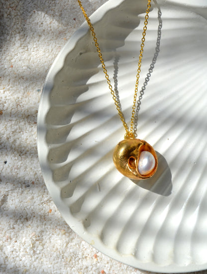 Moonshell Neckpiece